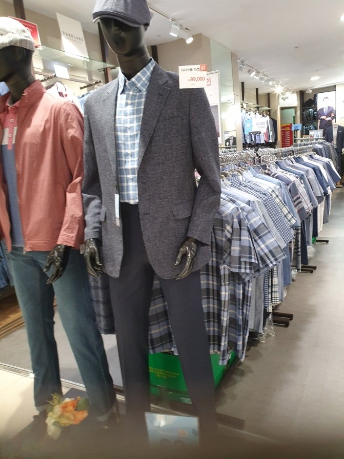 Parkland – Lotte Factory Gasan Branch [Tax Refund Shop] (파크랜드 롯데팩토리 가산)