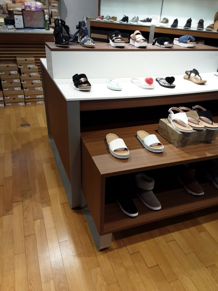 SI UGG – Shinsegae Paju Branch [Tax Refund Shop] (SI UGG 신세계파주)