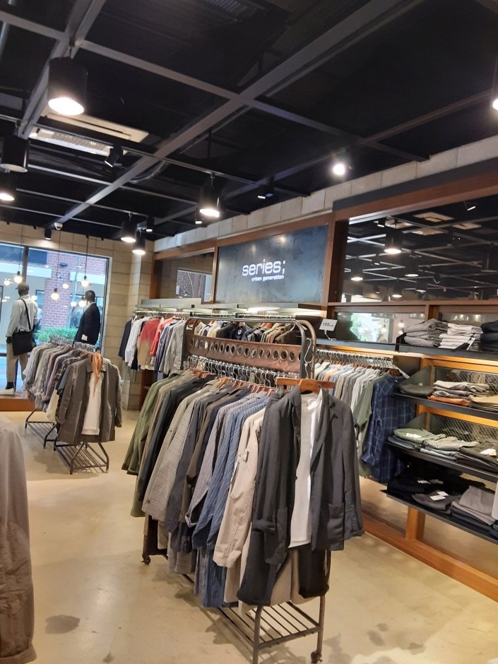 Kolon Series; – Shinsegae Paju Branch [Tax Refund Shop] (코오롱 시리즈 신세계파주)