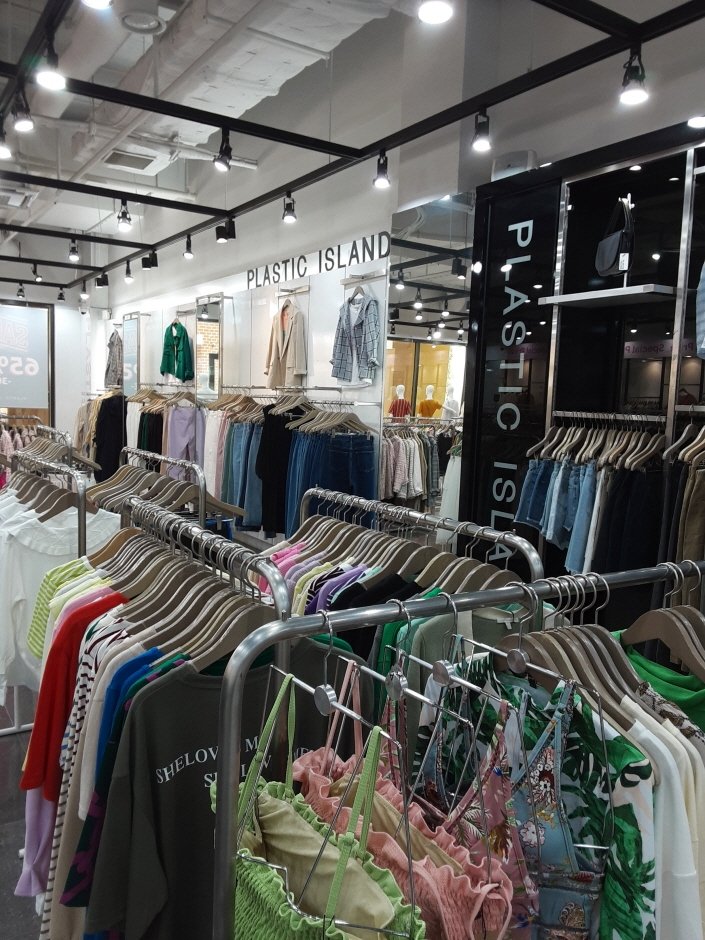 Plastic Island – Shinsegae Paju Branch [Tax Refund Shop] (플라스틱아일랜드 신세계파주)