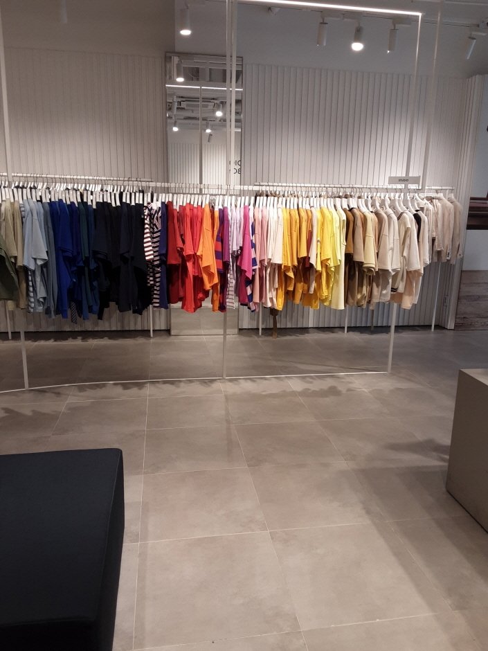 Studio Tomboy – Shinsegae Paju Branch [Tax Refund Shop] (스튜디오톰보이 신세계파주)