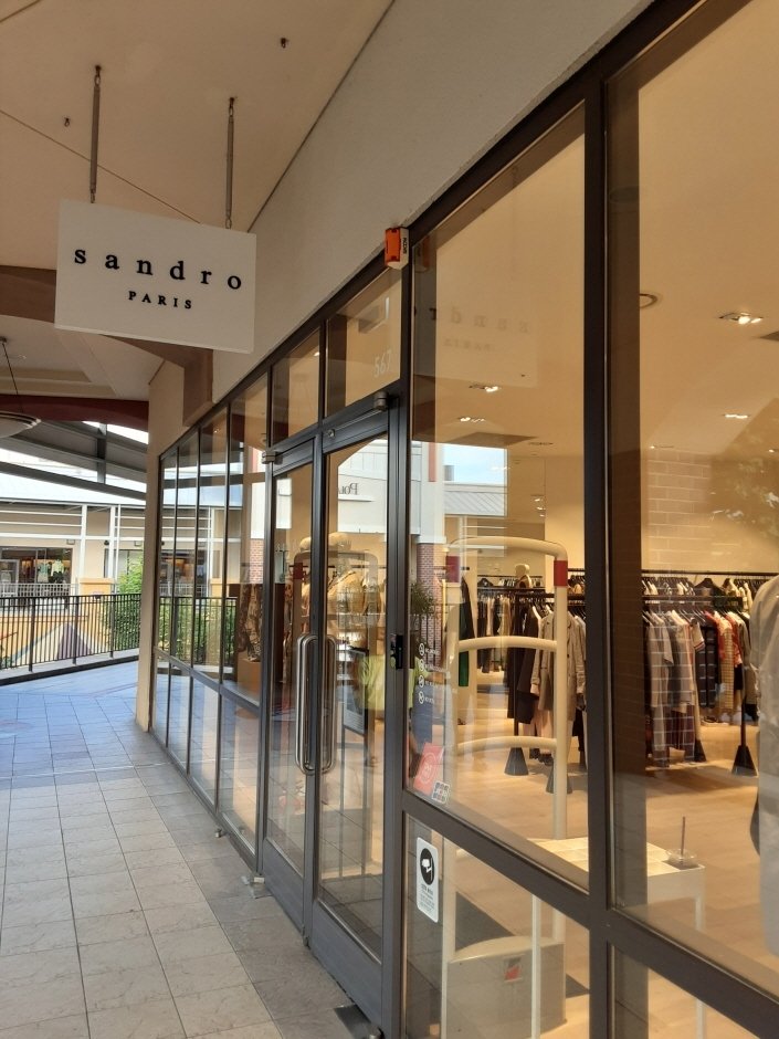 IDL Sandro – Shinsegae Paju Branch [Tax Refund Shop] (IDL 산드로 신세계파주)