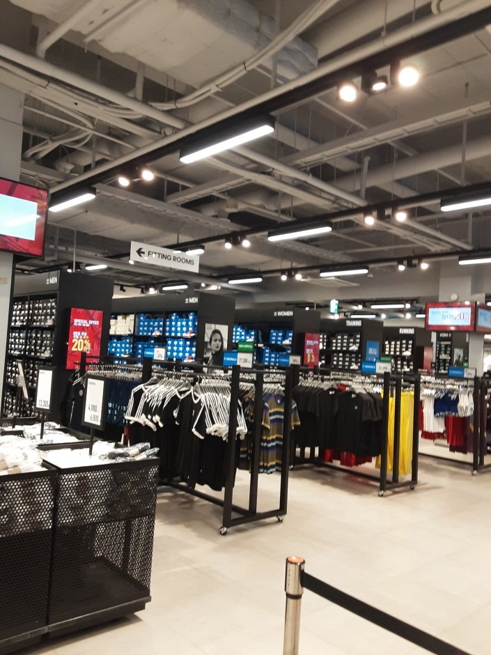 Adidas – Paju Premium Outlets Branch [Tax Refund Shop] (아디다스 신세계아울렛 파주점)