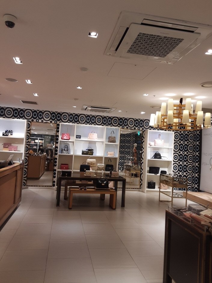 Tory Burch – Shinsegae Paju Branch [Tax Refund Shop] (토리버치 신세계 파주점)