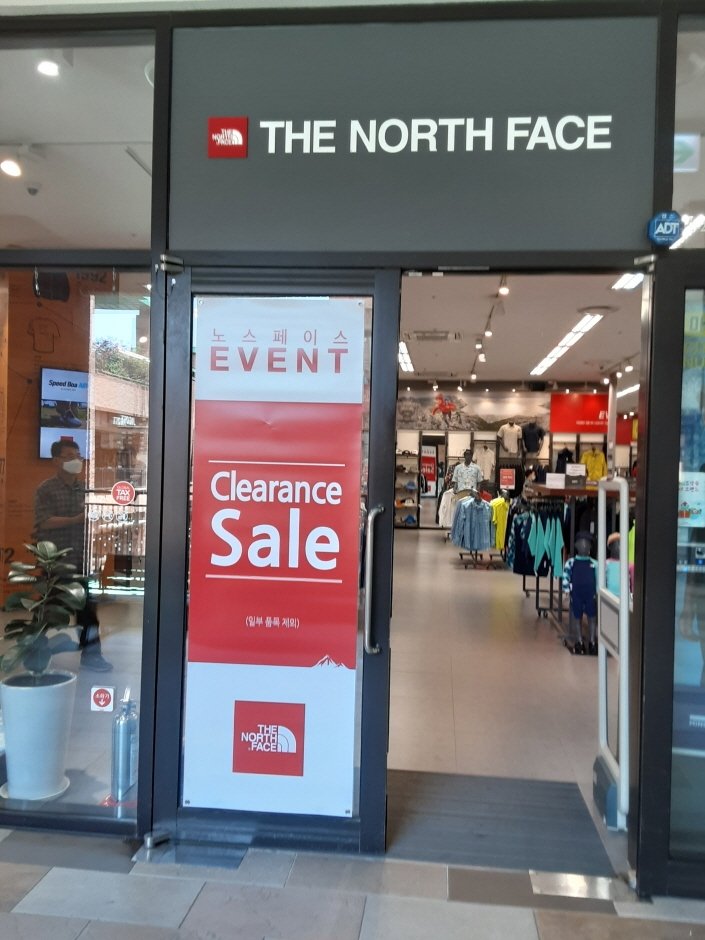 The North Face – Lotte Paju Branch [Tax Refund Shop] (노스페이스 롯데파주)