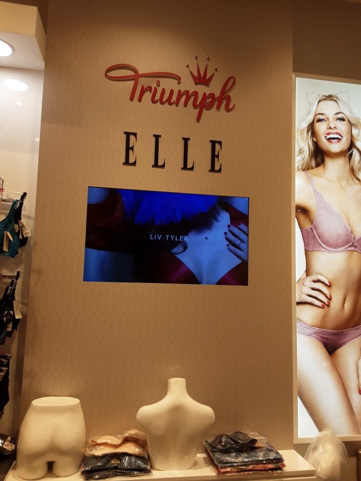 Triumph – Lotte Paju Branch [Tax Refund Shop] (트라이엄프 롯데파주)