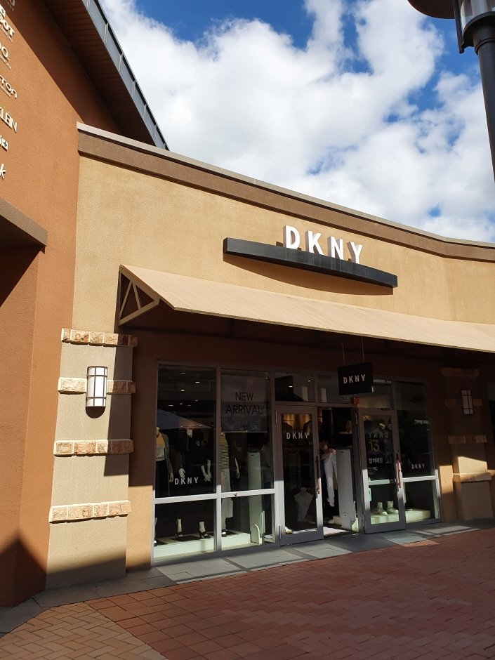 The Handsome Dkny – Shinsegae Yeoju Branch [Tax Refund Shop] (한섬 DKNY 신세계여주)