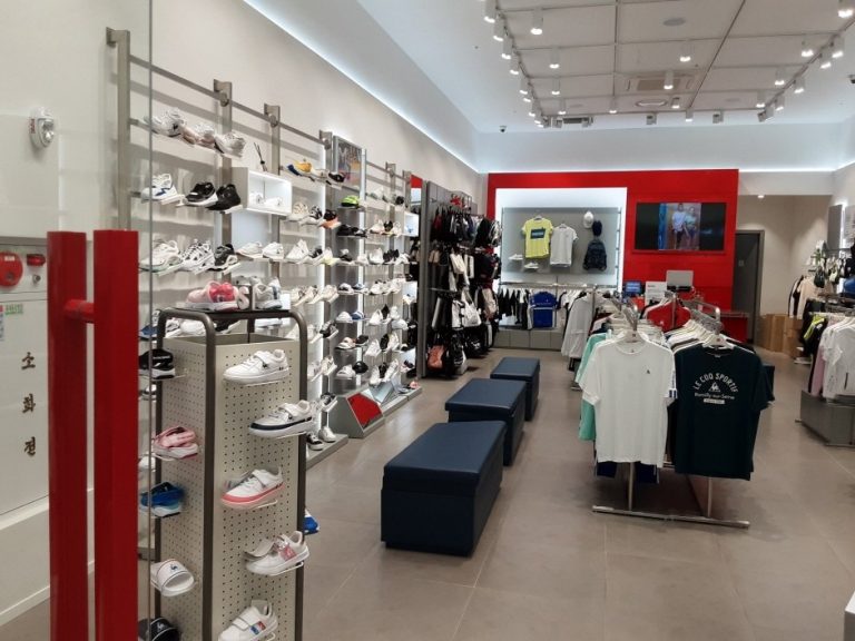 Le Coq Sportif – Starfield Hanam Branch [Tax Refund Shop] (르꼬끄 스타필드하남)