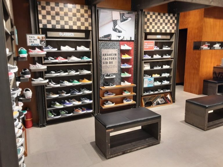 Vans – Starfield Hanam Branch [Tax Refund Shop] (반스 스타필드하남)