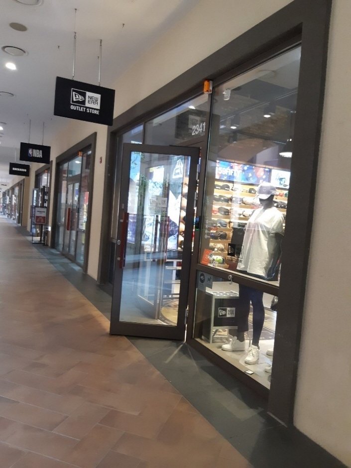 New Era – Shinsegae Siheung Branch [Tax Refund Shop] (뉴에라 신세계시흥)