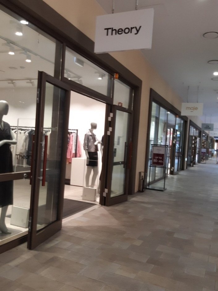 Theory – Siheung Premium Outlets Branch [Tax Refund Shop] (띠어리 신세계아울렛 시흥점)