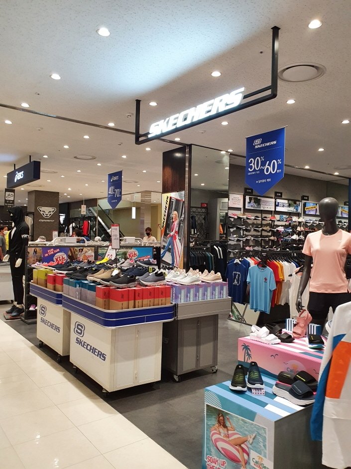 Skechers – Lotte Gwanggyo Branch [Tax Refund Shop] (스케쳐스 롯데광교)