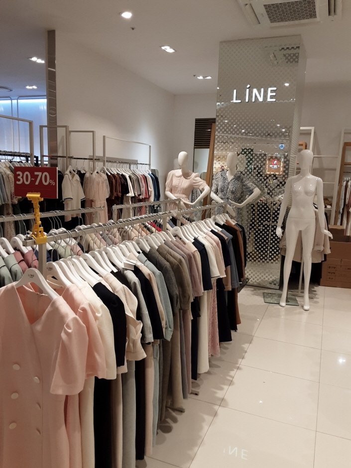 Line – Lotte Paju* Branch [Tax Refund Shop] (라인 롯데(아)파주점*)
