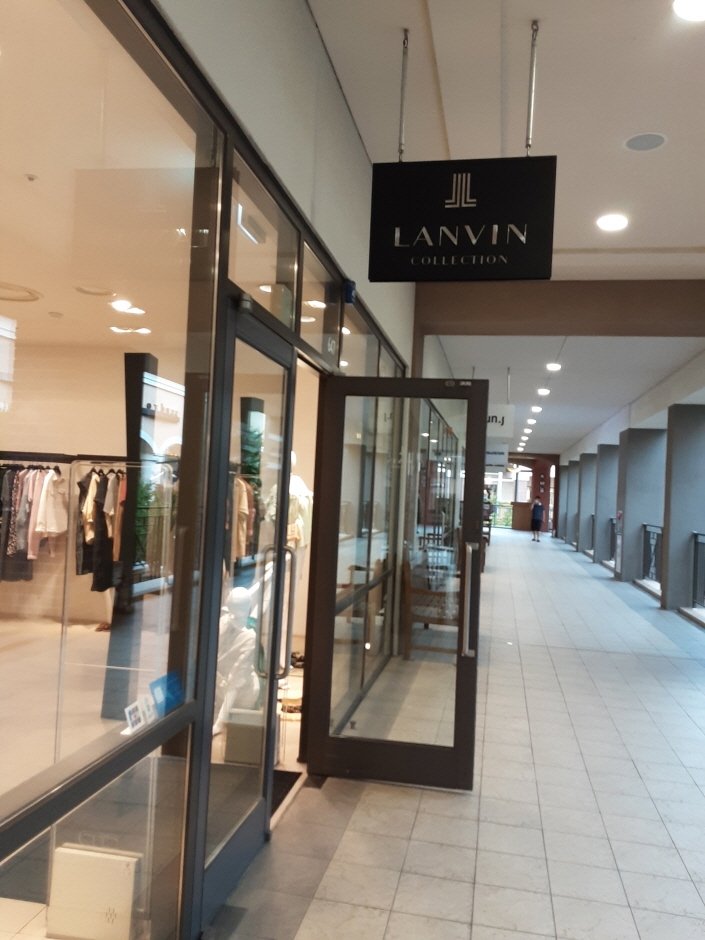 The Handsome Lanvin Collection – Shinsegae Paju Branch [Tax Refund Shop] (한섬 랑방컬렉션 신세계파주)