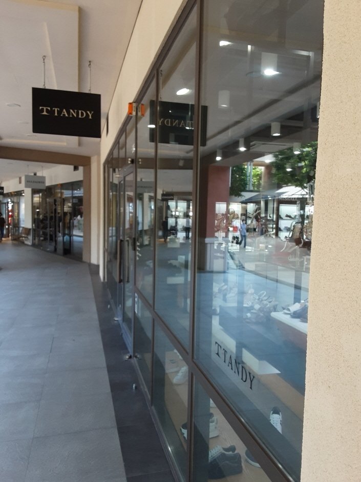Tandy – Shinsegae Paju Branch [Tax Refund Shop] (탠디 신세계파주)