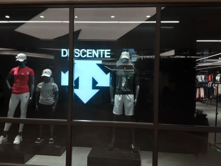 Descente – Shinsegae Paju Branch [Tax Refund Shop] (데상트 신세계파주)