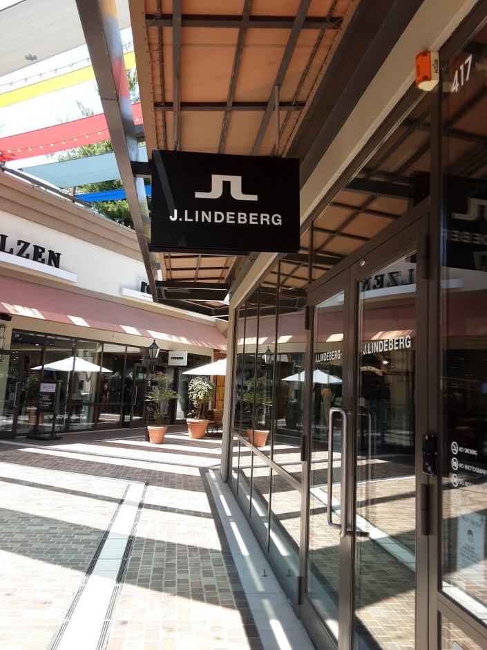 SI J.Lindeberg – Shinsegae Paju Branch [Tax Refund Shop] (SI 제이린더버그 신세계파주)