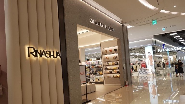 Charles & Keith – Lotte Mall Suji Branch [Tax Refund Shop] (찰스앤키스 롯데몰수지)