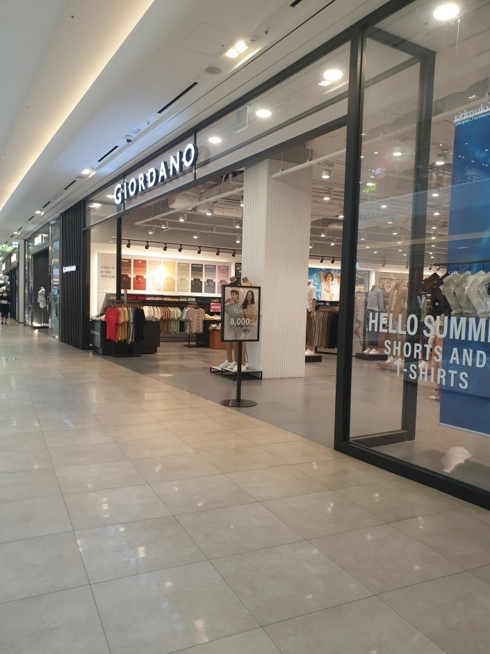Giordano – Starfield Goyang Branch [Tax Refund Shop] (지오다노 스타필드 고양점)