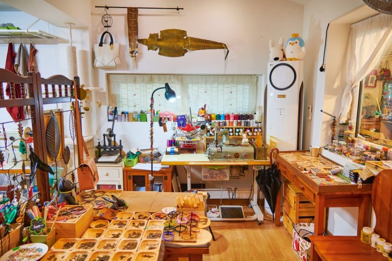Leather Craft Shop (손놀림공방)