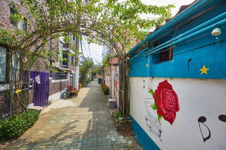 Cheonho-dong Rose Village (천호동 장미마을)