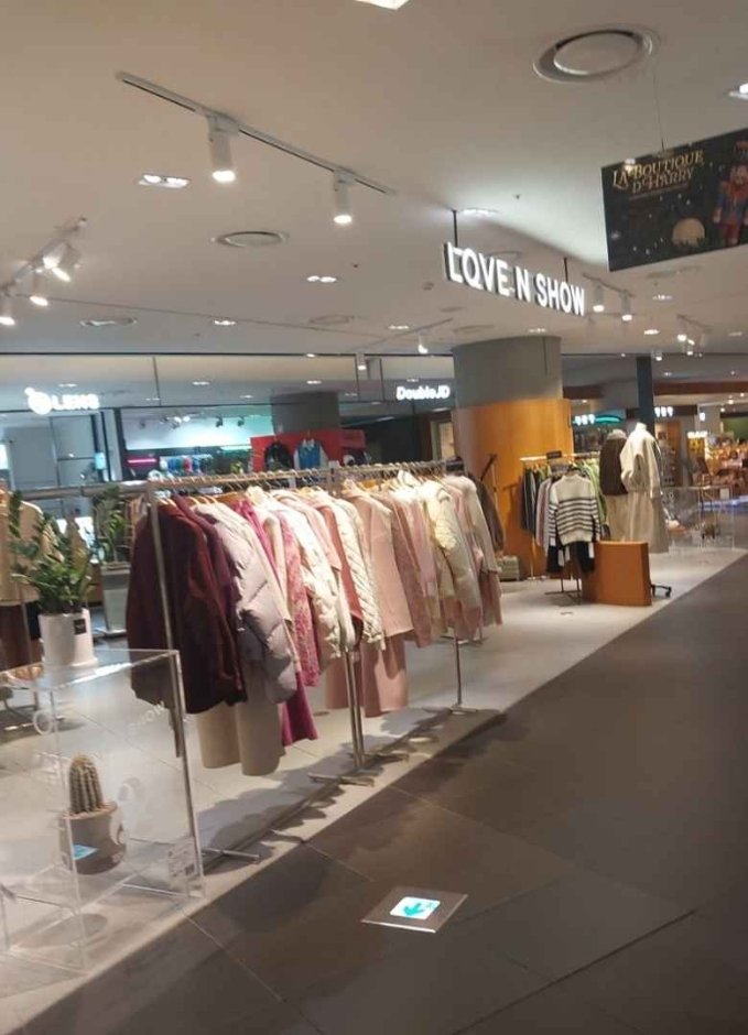 Love N Show [Tax Refund Shop] (러브앤쇼)