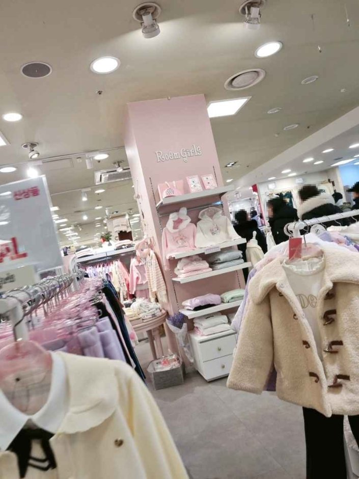 Roem Girls – 2001 Outlet Junggye Branch [Tax Refund Shop]  (로엠걸즈 2001아울렛 중계)