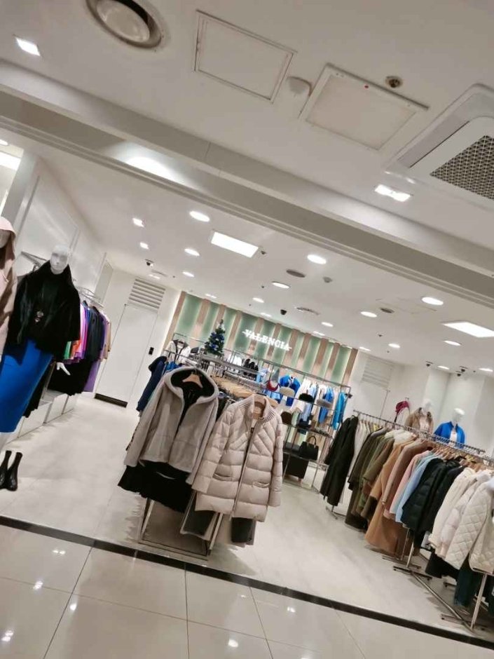 Valencia – 2001 Outlet Junggye Branch [Tax Refund Shop]  (발렌시아 2001아울렛 중계)