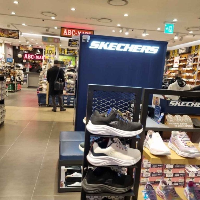 Skechers [Tax Refun Shop] (스케쳐스)