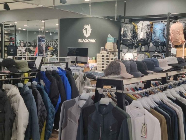 Black Yak – Lotte Factory Gasan Branch [Tax Refund Shop] (블랙야크 롯데팩토리 가산)