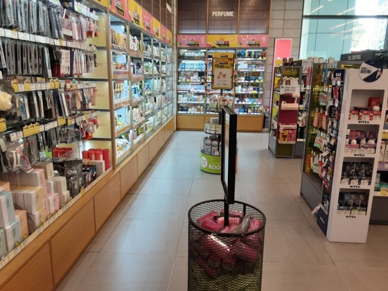 Olive Young – Sindang Station Branch [Tax Refund Shop] (올리브영 신당역)