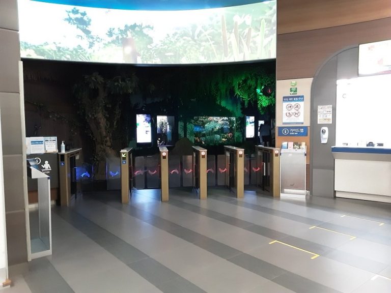 Lotte World Aquarium [Tax Refund Shop] (롯데월드 아쿠아리움)