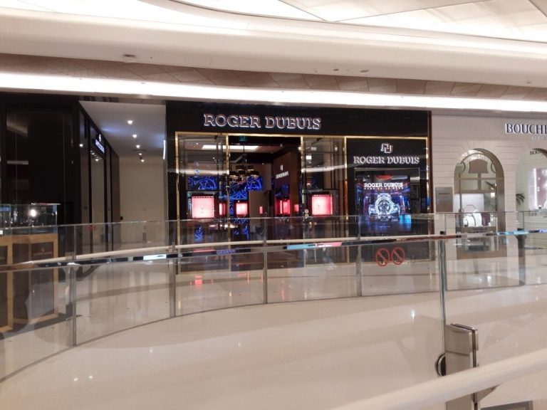 Roger Dubuis – Lotte World Tower Branch [Tax Refund Shop] (로저드뷔 롯데 월드타워점)