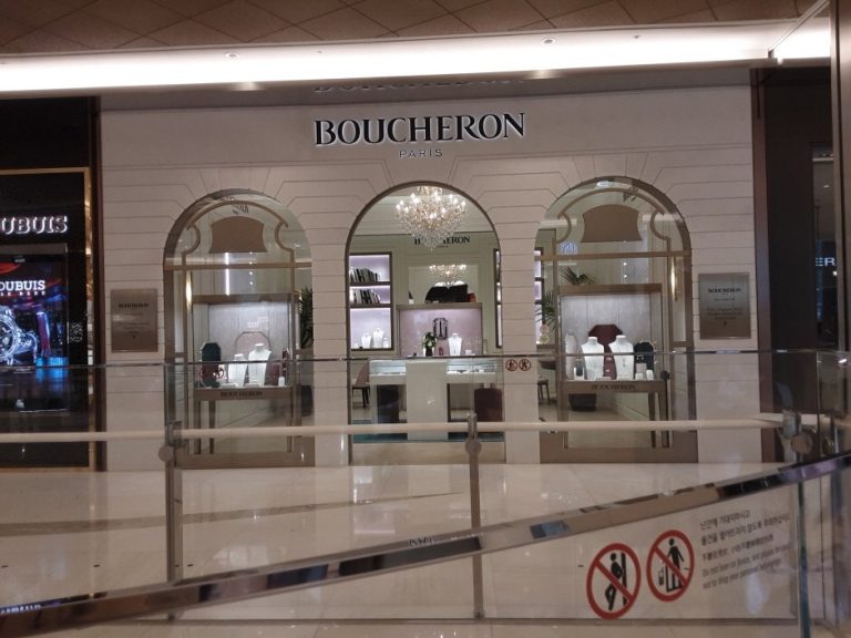 Boucheron – Lotte Avenuel World Tower Branch [Tax Refund Shop] (부쉐론 롯데 에비뉴엘월드타워점)