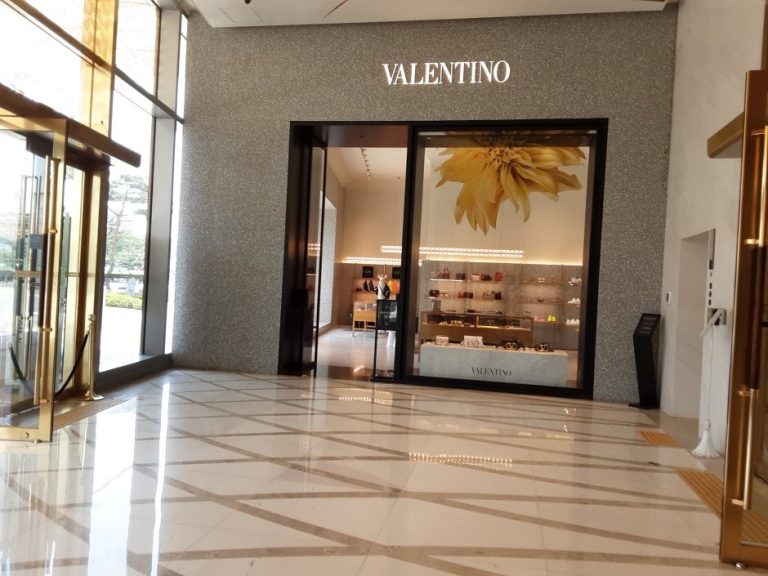 Valentino – Lotte Avenuel World Tower Branch (1F) [Tax Refund Shop] (발렌티노 롯데 에비뉴엘월드타워점 1층)