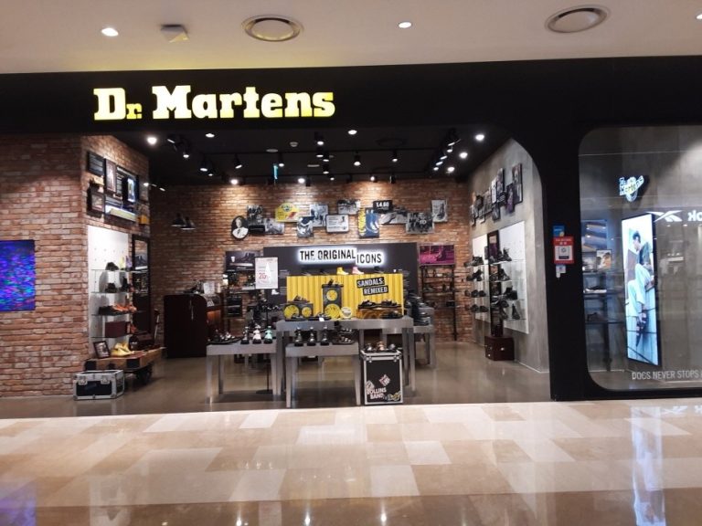 Dr. Martens – Lotte World Mall Branch [Tax Refund Shop] (닥터마틴 롯데월드몰점)