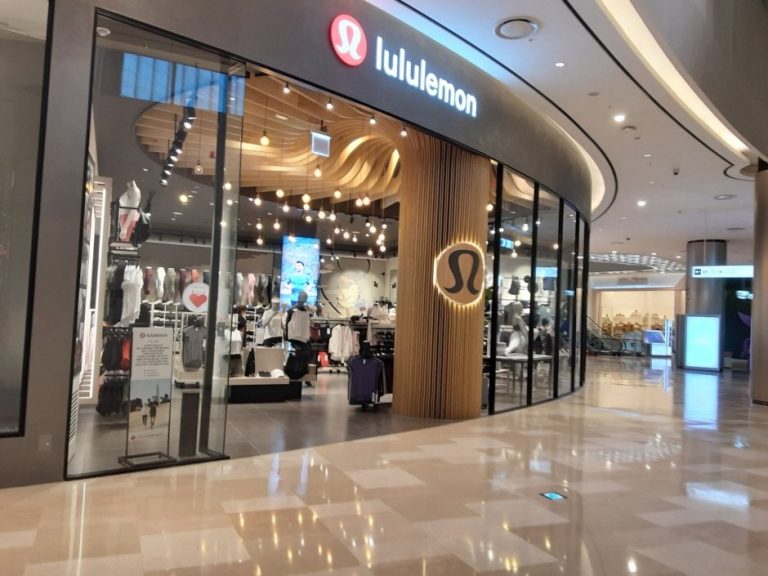Lululemon – Lottel Mall World Tower Branch [Tax Refund Shop] (룰루레몬 롯데몰 월드타워점)