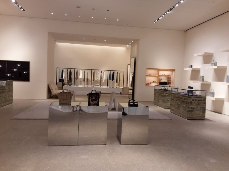 Celine – Lotte Avenuel World Tower Branch [Tax Refund Shop] (셀린느 롯데 에비뉴엘 월드타워점)