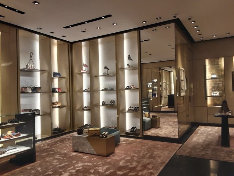 Fendi – Lotte Avenuel World Tower Branch [Tax Refund Shop] (펜디 롯데 에비뉴엘월드타워점)