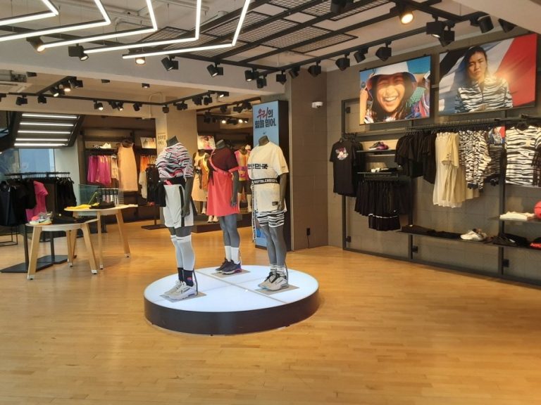 Nike – Apgujeong Rodeo Branch [Tax Refund Shop] (나이키 압구정로데오)