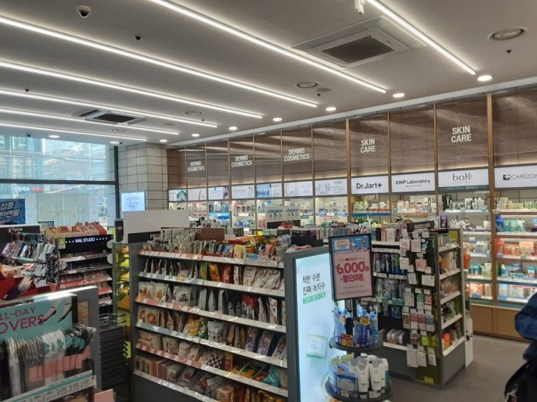 Olive Young – Apgujeong Town Branch [Tax Refund Shop] (올리브영 압구정타운)