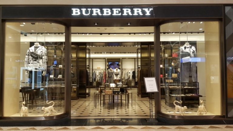 Burberry – Hyundai Mokdong Branch [Tax Refund Shop] (버버리 현대 목동점)