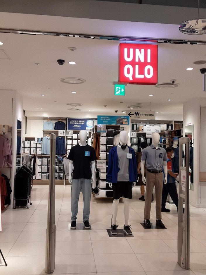 Uniqlo – Lotte Young Plaza Branch [Tax Refund Shop] (유니클로 롯데영플라자)