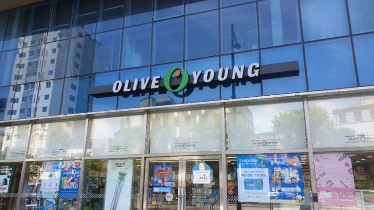 Olive Young – Yongsan Richensia Branch [Tax Refund Shop] (올리브영 용산리첸시아)