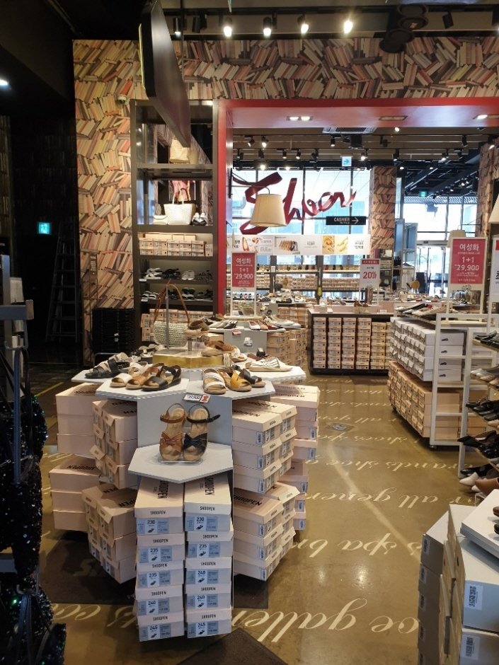 ER Shoopen – Hongdae Branch [Tax Refund Shop] (ER 슈펜 홍대)