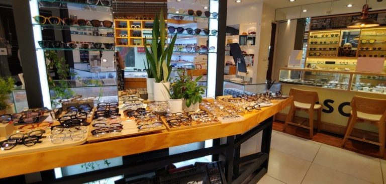 Colors Optical Store – Hongdae Branch [Tax Refund Shop] (컬러스안경 홍대)