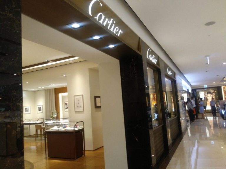 Cartier – Hyundai Apgujeong Main Branch [Tax Refund Shop] (까르띠에 현대 본점)