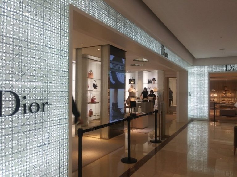 Dior – Hyundai Apgujeong Main Branch (1F) [Tax Refund Shop] (디올 현대 본점 1층)