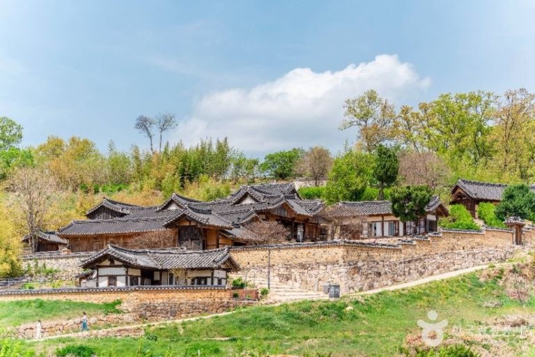 Gyeongju Yangdong Village [UNESCO World Heritage] (경주 양동마을 [유네스코 세계유산])