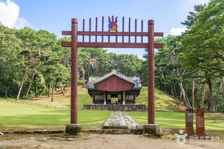 Goyang West Five Royal Tombs [UNESCO World Heritage] (고양 서오릉 [유네스코 세계문화유산])